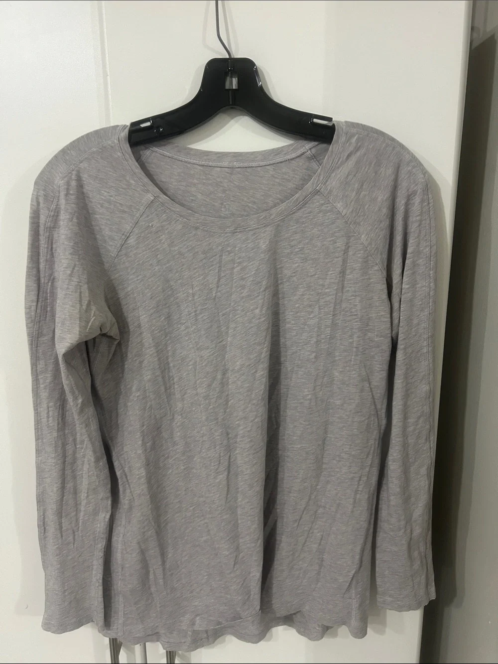 Lululemon Light Gray Long-Sleeve Women's Top small